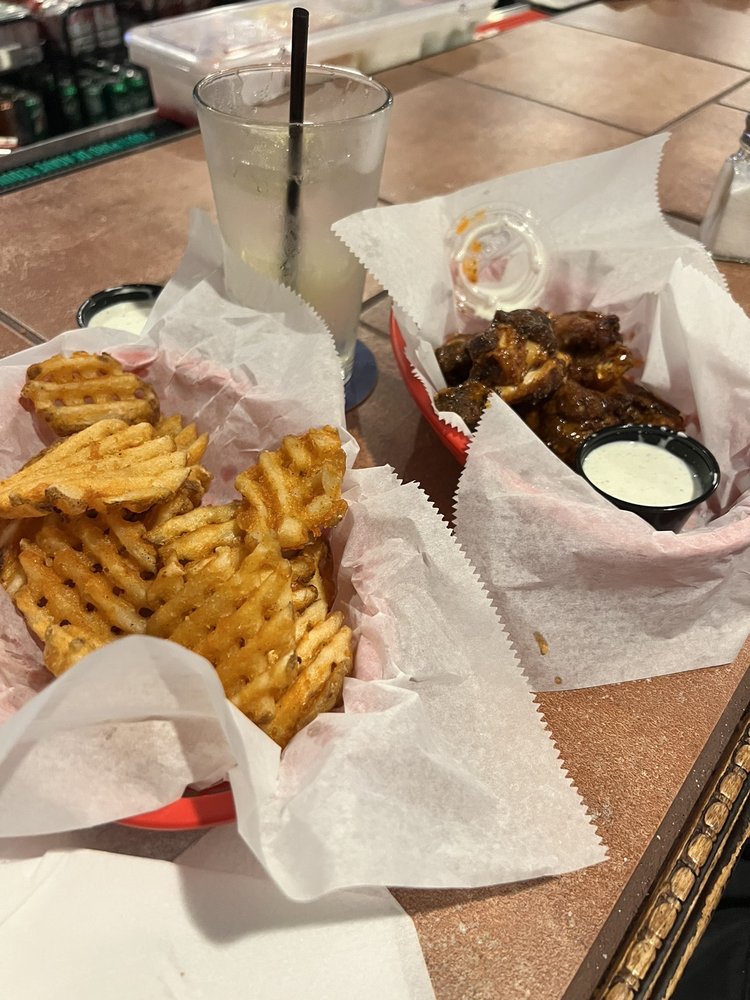 Harley's Hideaway Bar & Grill