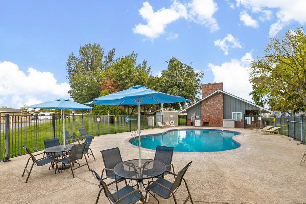 Alyson Manor Mobile Estates