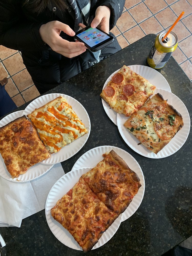 Pinocchios Pizza & Subs