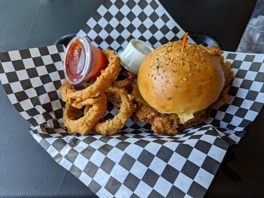 Fullyloves Bar and Grill