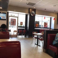 Johnny Rockets Order Food Online 149 Photos 176 Reviews Photo Of Johnny Rockets Long Beach Ca United States View Pine