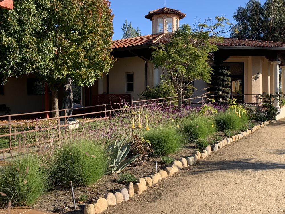 Serra Retreat