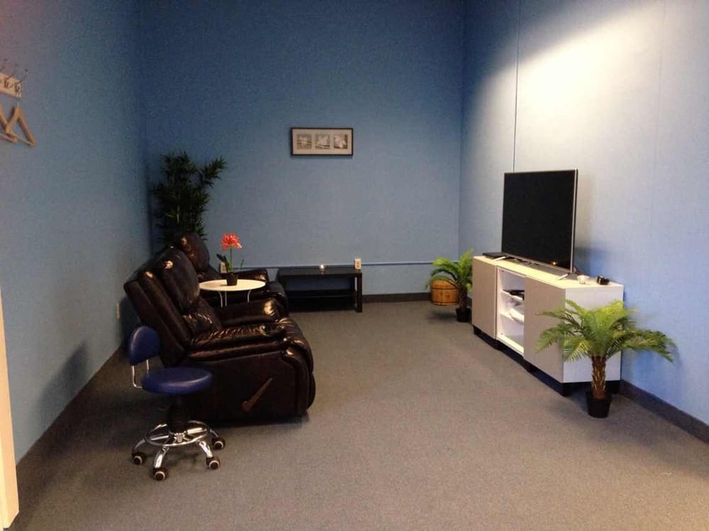 Rainbow Massage - 18 Photos & 27 Reviews - Massage - 800 W Broad St