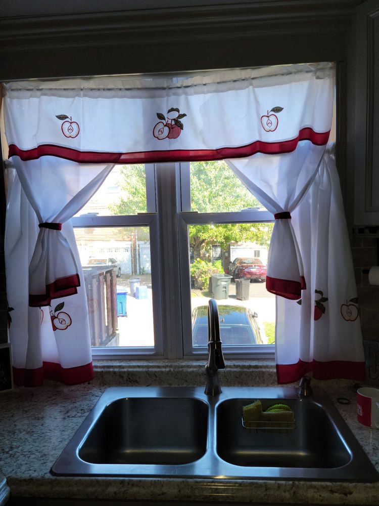 Brown's Linens and Window Coverings