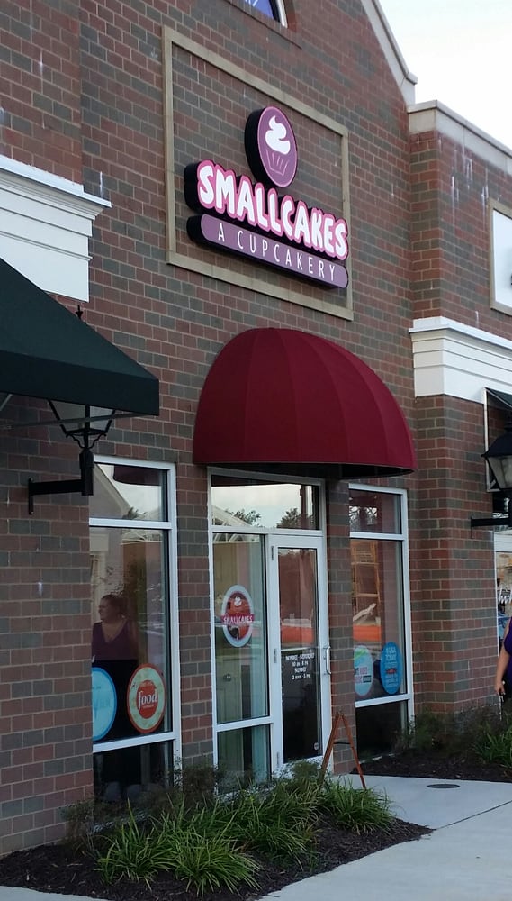 Smallcakes 40 Photos & 48 Reviews Cupcakes 4640 Casey Blvd
