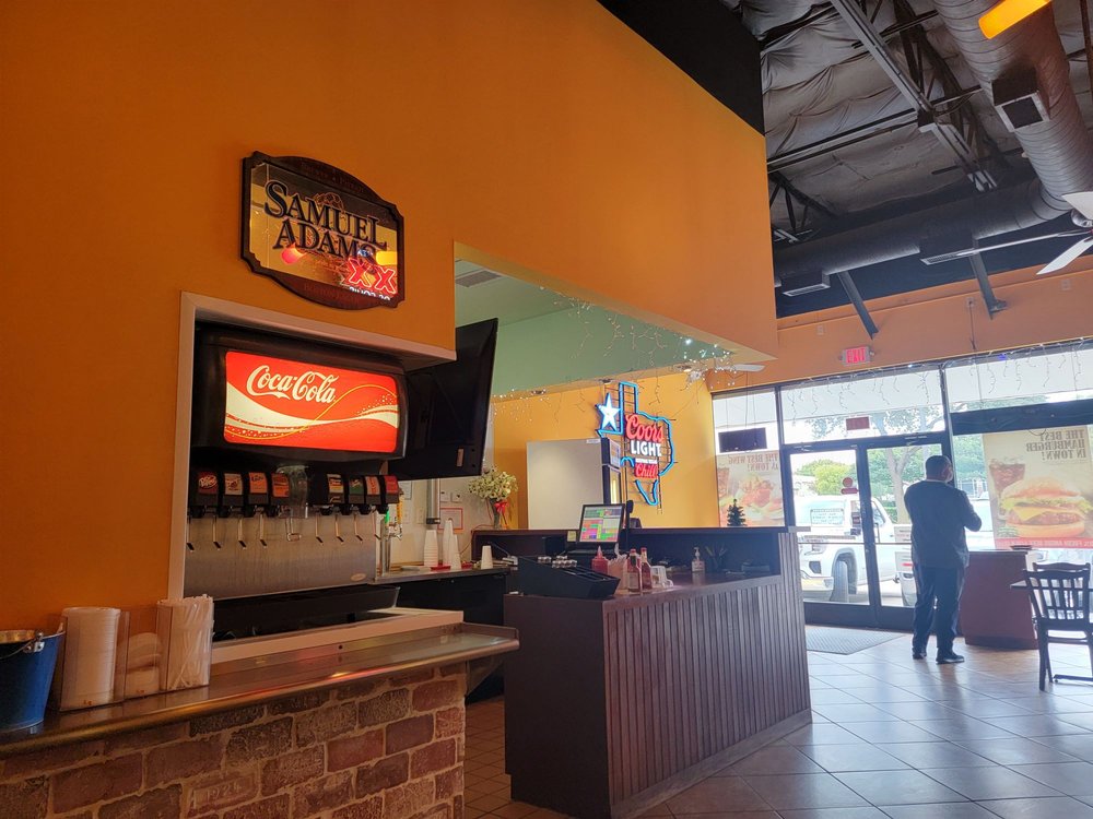 Wingtown & Grill