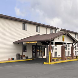 Super 8 By Wyndham Sullivan Hotels 601 N Service Road Photo Of Super 8 By Wyndham Sullivan Mo United States