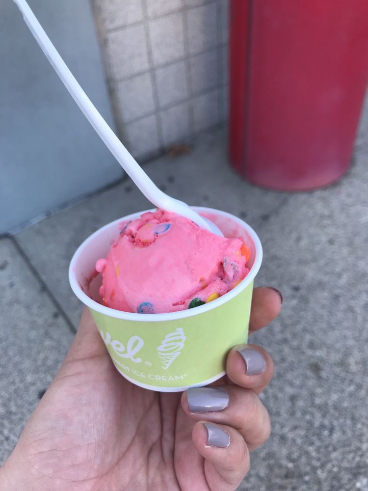 Carvel Ice Cream Stores Order Food Online 11 Reviews Ice Cream