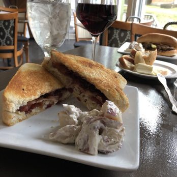 The Vineyard S Restaurant 66 Photos 38 Reviews Modern European Photo Of The Vineyard S Restaurant Weston Mo United States Turkey Panini
