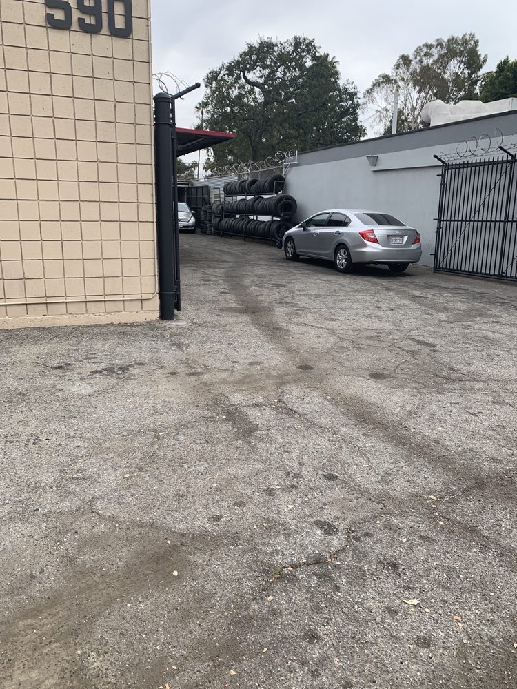 Al's Auto Center