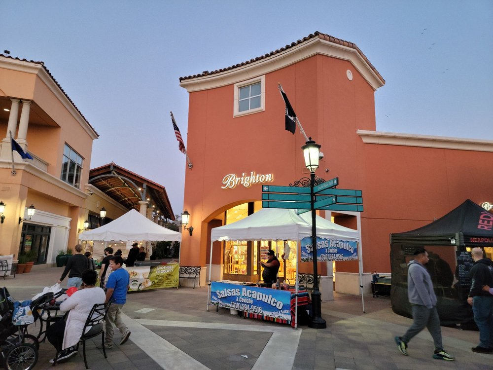 Simi Valley Town Center Farmer's Market