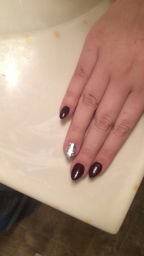Maroon And Silver Acrylic Full Set With Gel Polish 40 Side Note