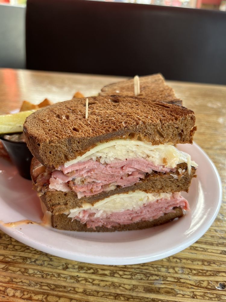 Dunn's Famous Deli
