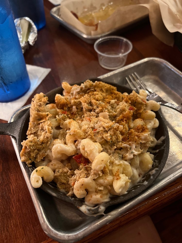 Bottlenecks Saloon & Eatery