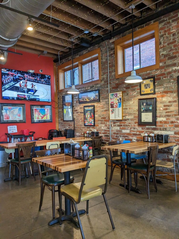 Sweet P’s BBQ Downtown Dive