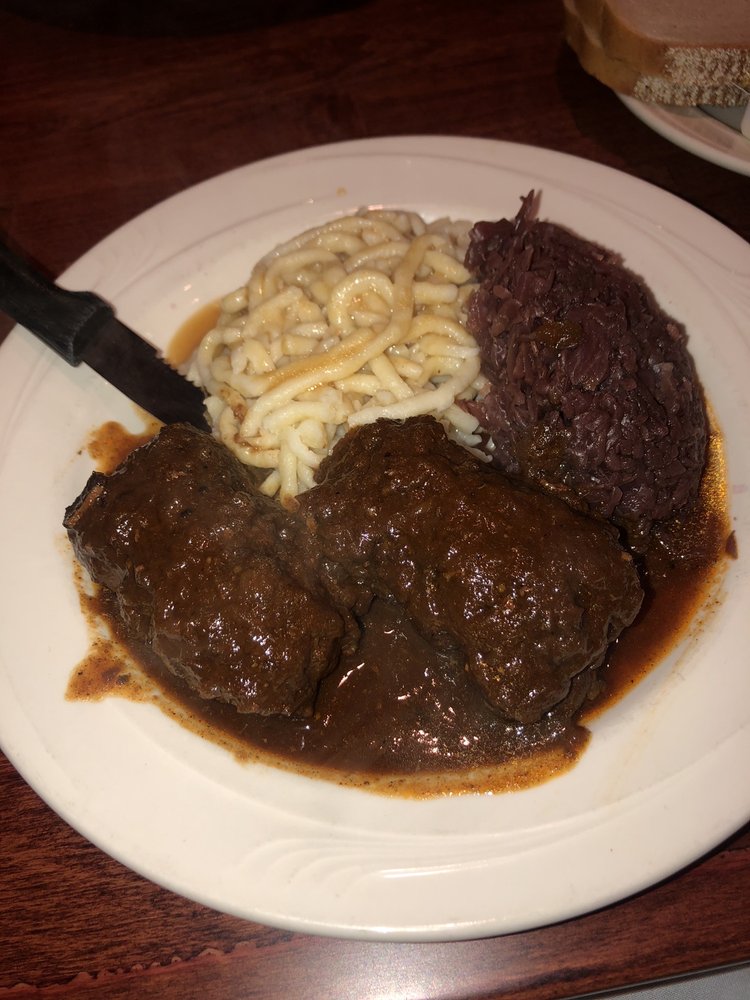 Gus's Restaurant & Tavern