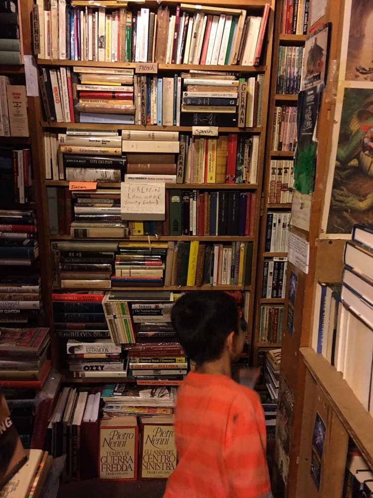 Hole In the Wall Books