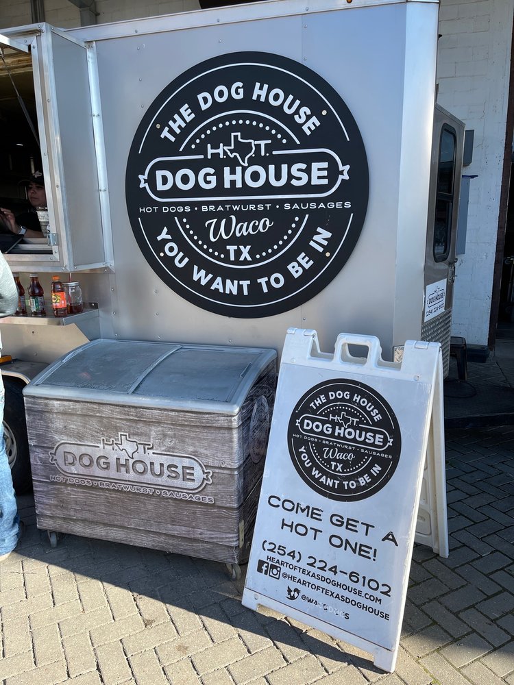 Heart of Texas Dog House