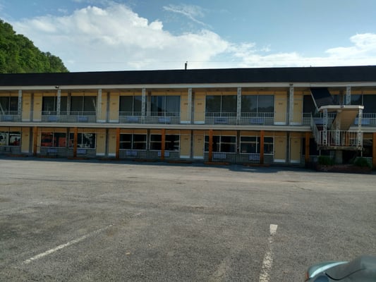 Hatfield Mccoy Lodge 1066 S Mayo Trl Pikeville Ky Hotels Motels Hatfield Mccoy Lodge 1066 S Mayo Trl Pikeville Ky Hotels Motels Reservations Mapquest