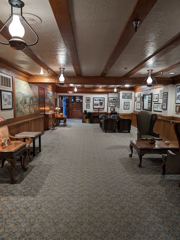 Santa Maria Inn