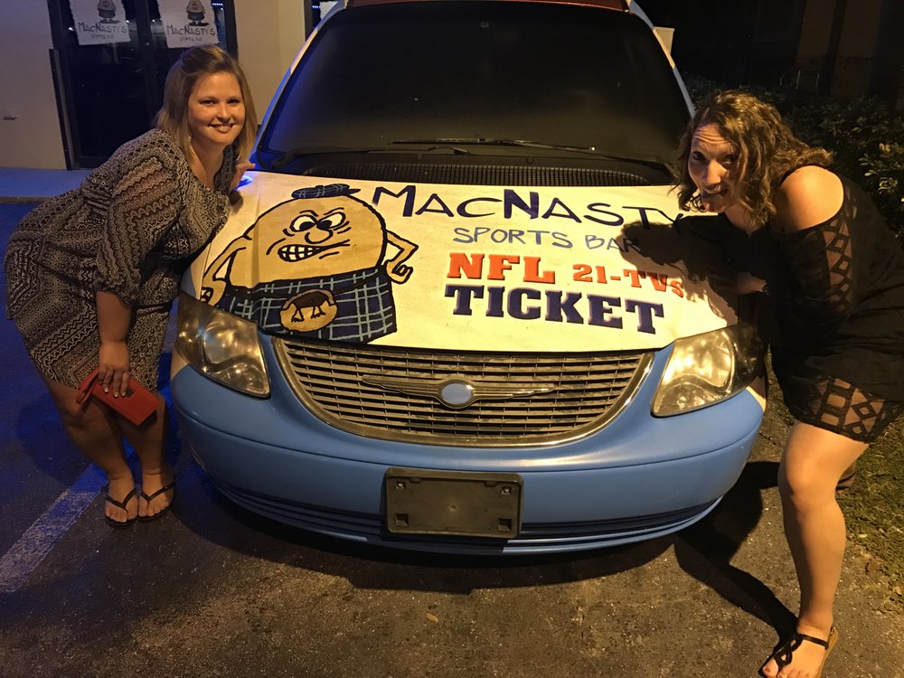 MacNasty's Sports Bar & Grill