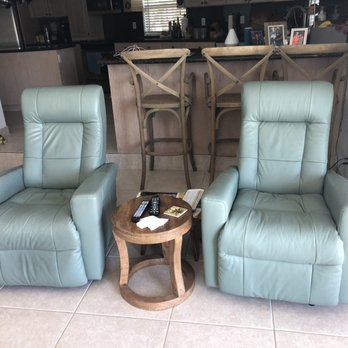 Leather Express 22 Photos 19 Reviews Furniture S 3542 N Photo Of Leather Express Fort Lauderdale Fl United States Turquoise Recliners