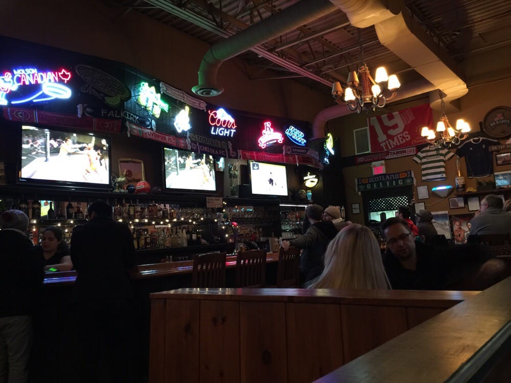 House Of Wings Sports Bars 2501 Third Line, Oakville, ON