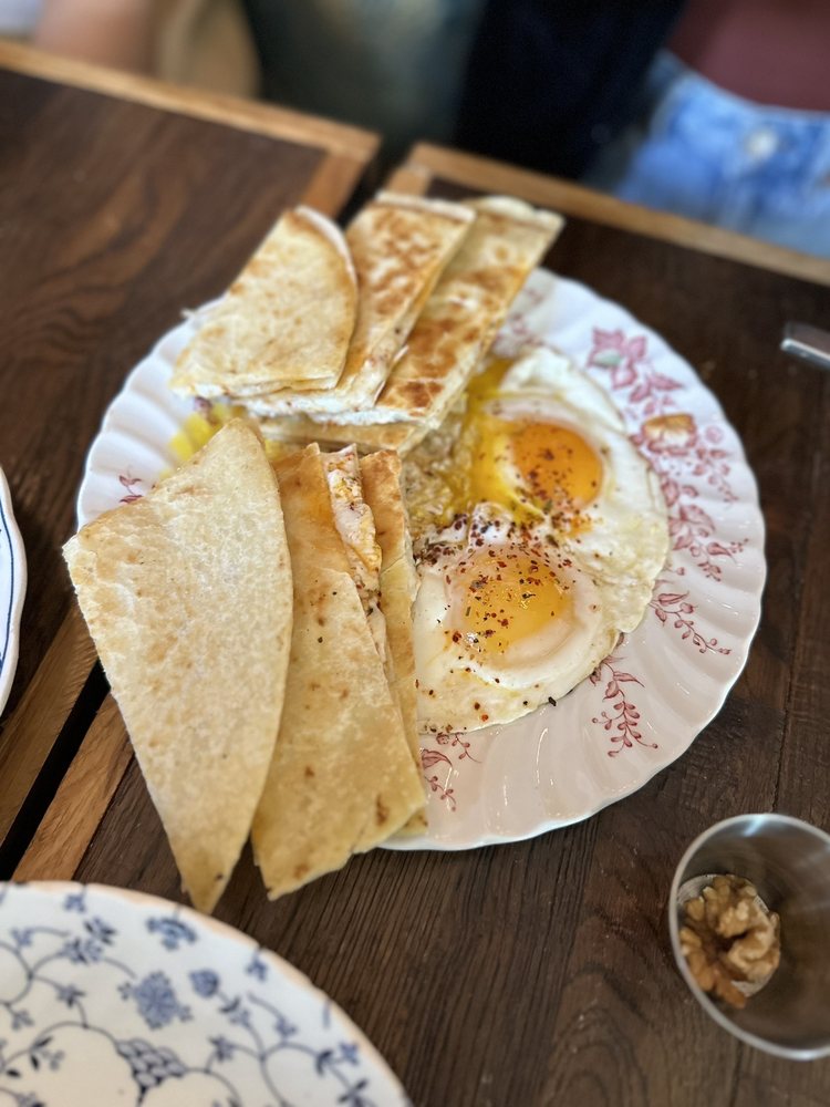 Grandiflora Wine Garden