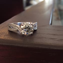 M R T Jewelers 28 Photos 18 Reviews Jewelry 927 Warren Ave Photo Of M R T Jewelers East Providence Ri United States