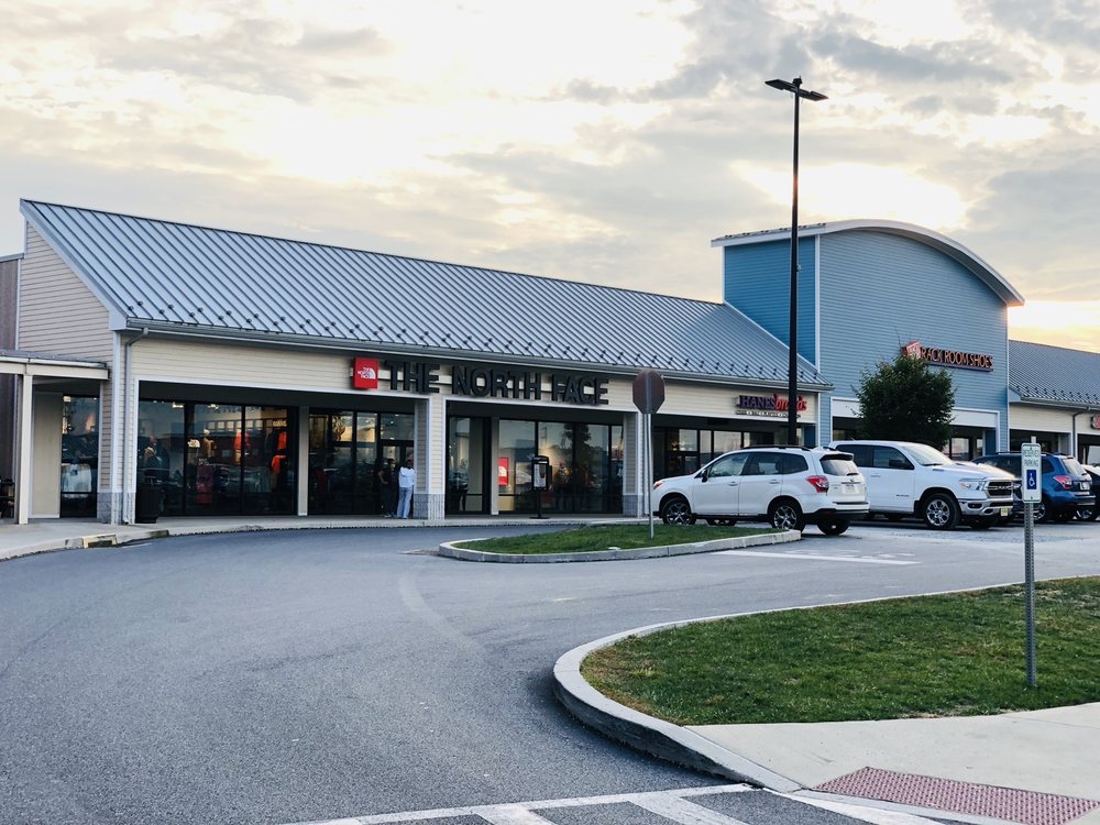 Tanger Outlets Lancaster