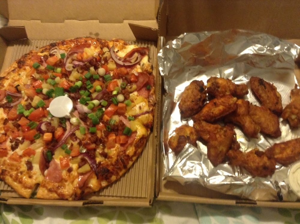 Maui Zowie Hot Wings Yelp Photo Of Round Table Glendora Ca United States Maui Zowie