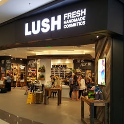 lush cosmetics 41 photos 32 reviews cosmetics beauty supply bath and body works roosevelt field