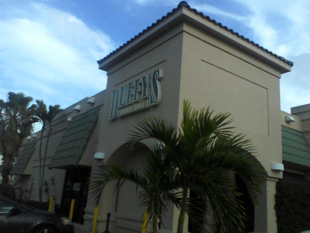 Duffy S On Northlake Right Near Entrance To 95 Yelp Photo Of Duffy S Sports Grill Palm Beach Gardens Fl United States