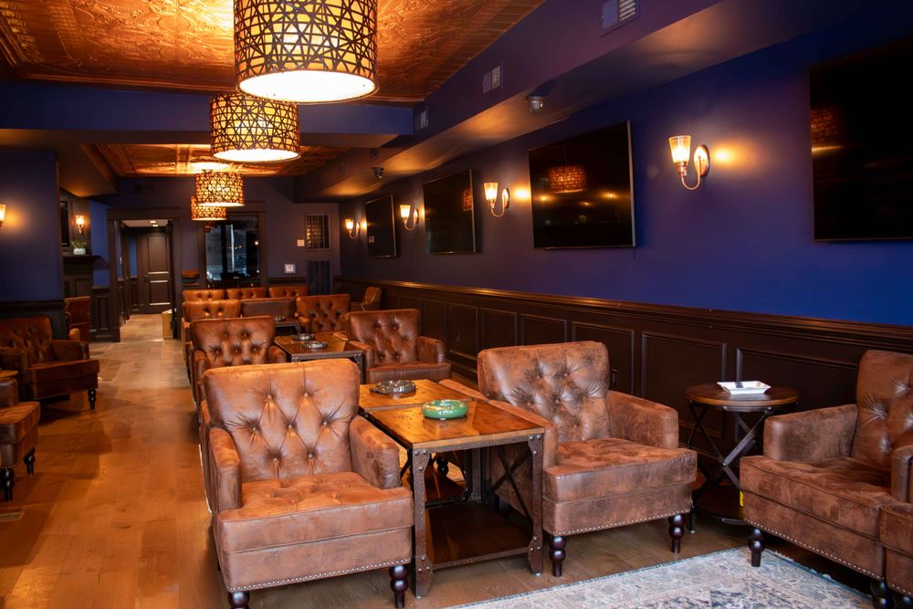 Puros Cigar Lounge