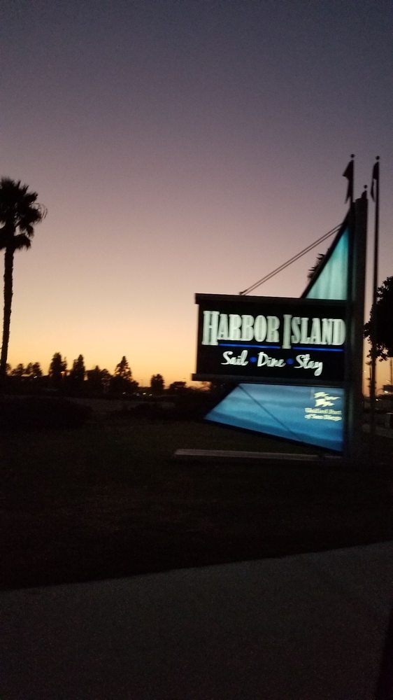 Harbor Island West Marina