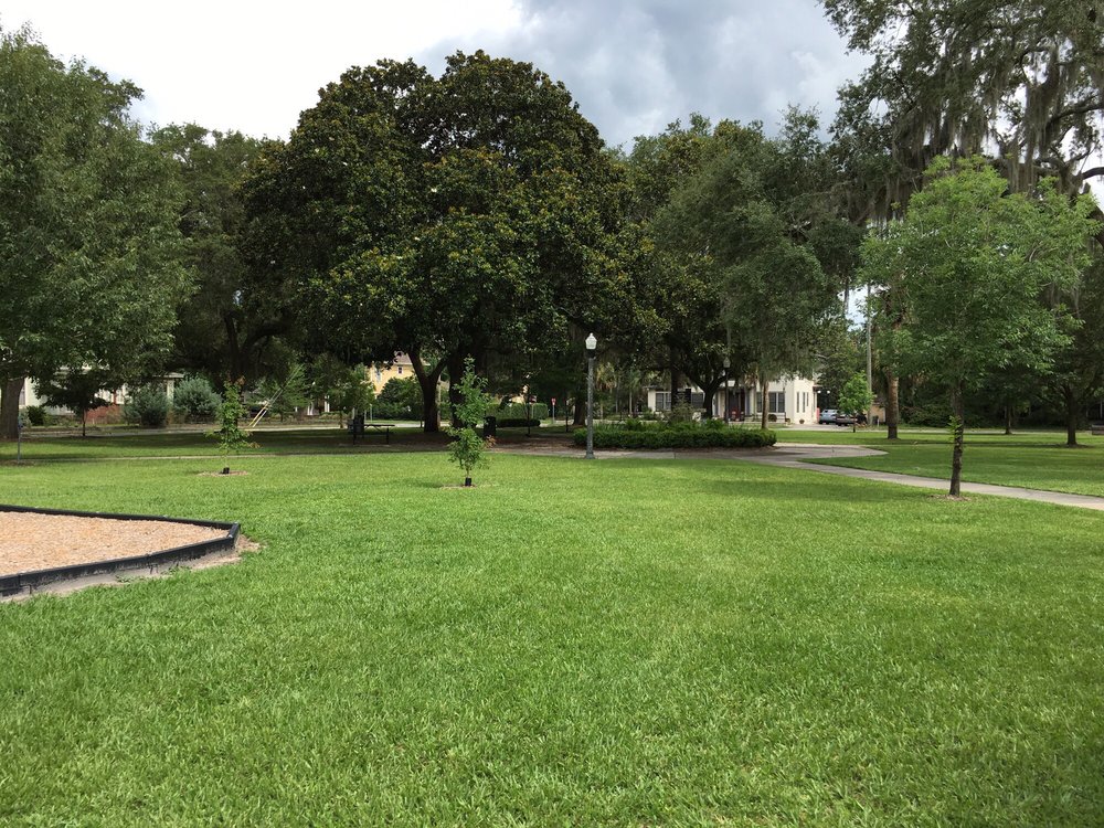 Roper Park Playground Playgrounds 400 Block Of Ne 2nd St