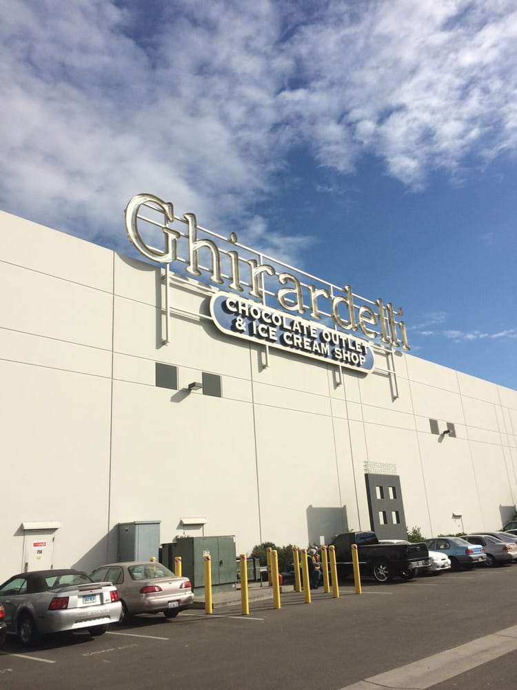 Ghirardelli Chocolate Outlet and Ice Cream Shop 567 Photos & 298