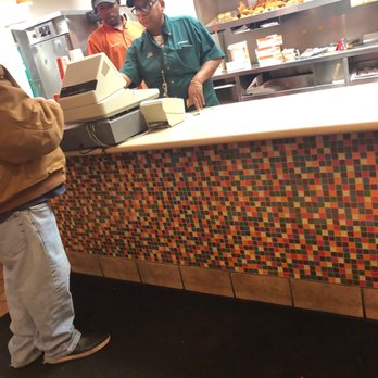 Popeyes Louisiana Kitchen 16 Reviews En Wings 3509 E Photo Of Popeyes Louisiana Kitchen Rockford Il United States