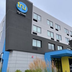 Tru by Hilton Portland Airport photo