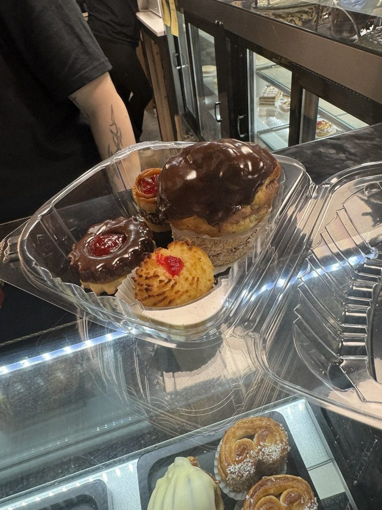Carmelo Bakery