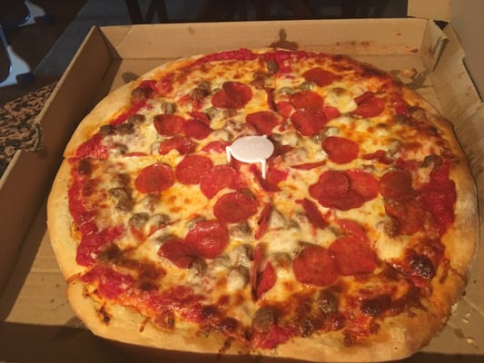 Sanfilippo S Pizza Closed 77 Photos 237 Reviews