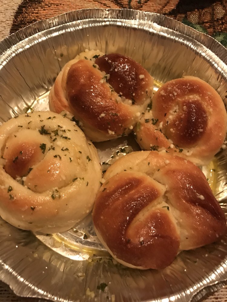 Garlic Knots Only Redeeming Part Of The Meal Yelp Photo Of Nypd Pizzeria Winter Garden Fl United States Garlic Knots