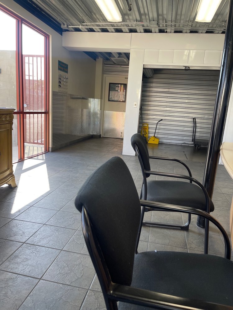 Storage Outlet - Gardena