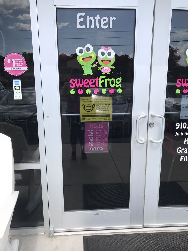 sweetFrog Premium Frozen Yogurt