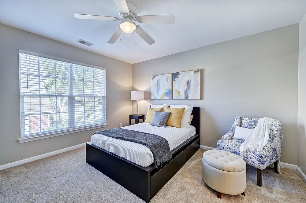 Lisa Ryan Stage To Move