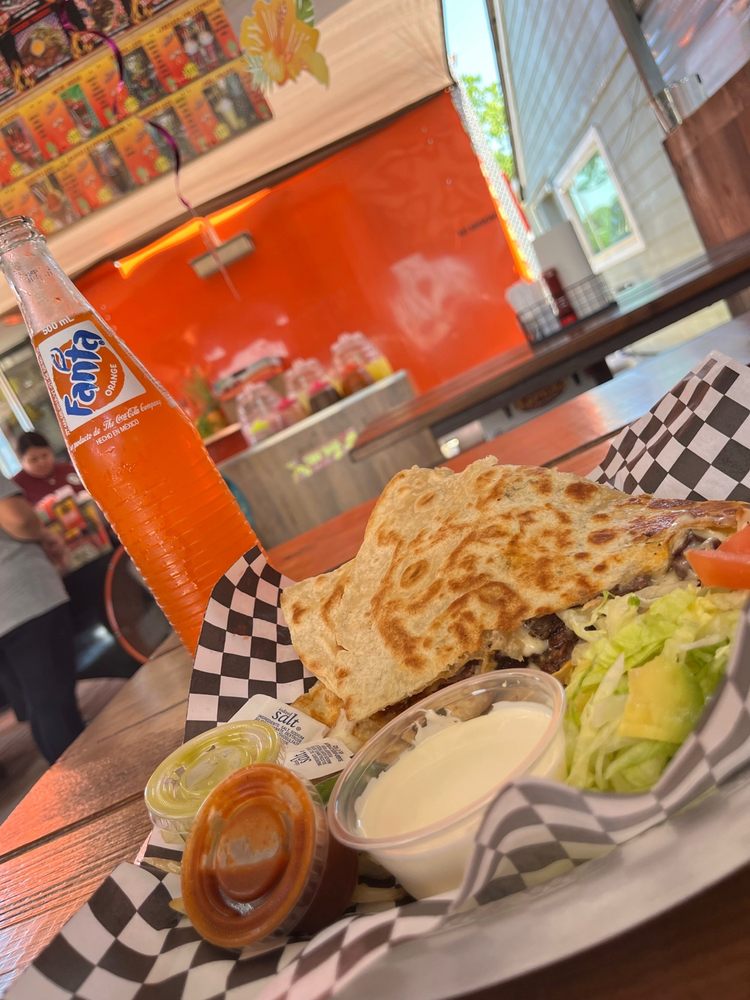 Las Mangonadas Locas Taqueria Y Refresqueria