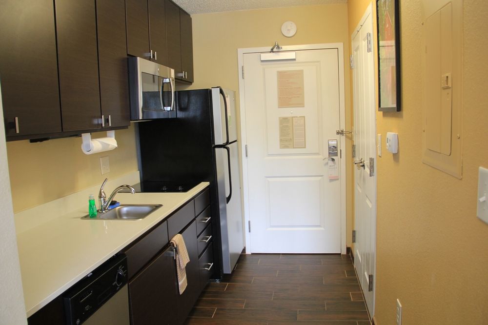 Full Kitchen Fridg Love The Tile Floors In And Photo Of Towneplace Suites By Marriott Newnan Ga United States Full