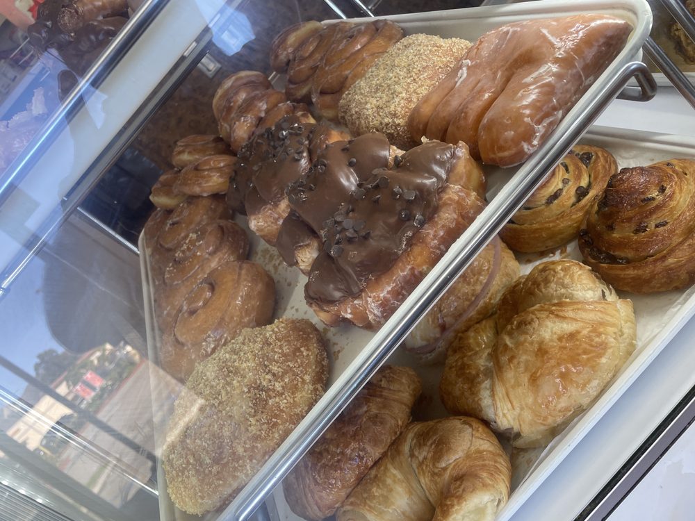 Avenue Donuts