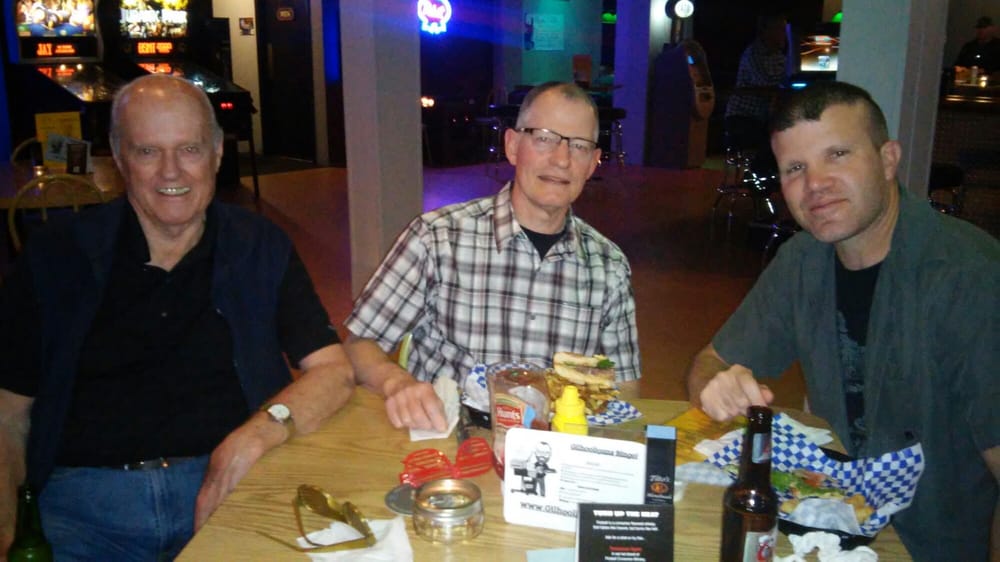 Casual Fun With Ron And Friends Most Portland Musicians Know Photo Of Gilhooligans Bar Grill Portland Or United States Casual Fun