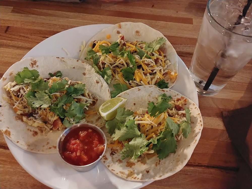 Favoritz Restaurant And Lounge